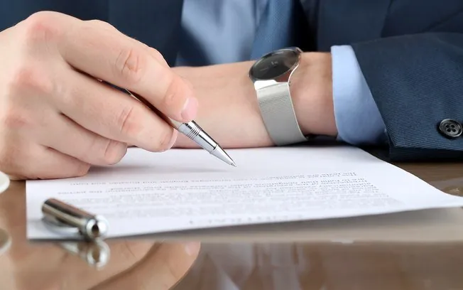 Assinatura de contrato de plano de saúde